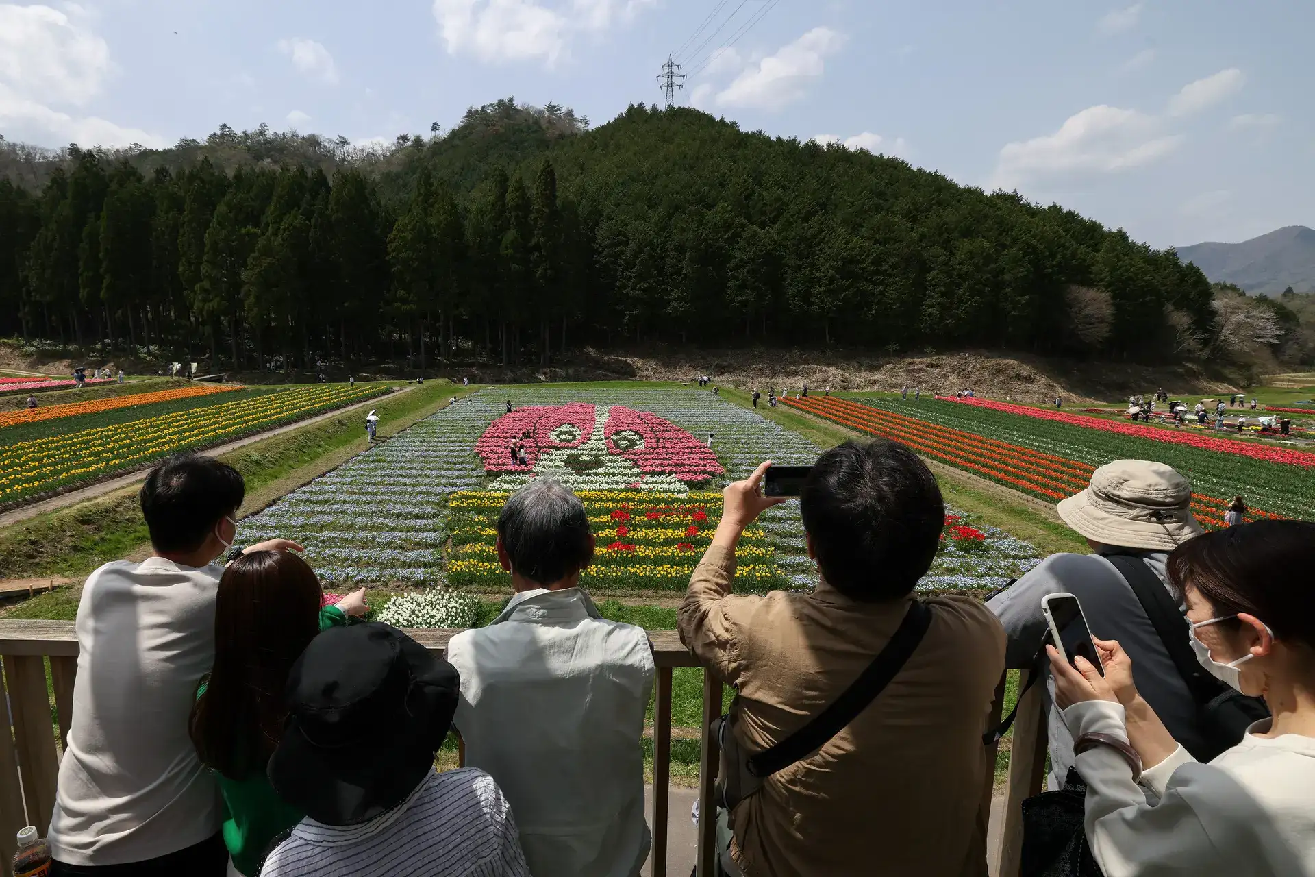 Japan Experiences Record Tourist Influx in April 2023