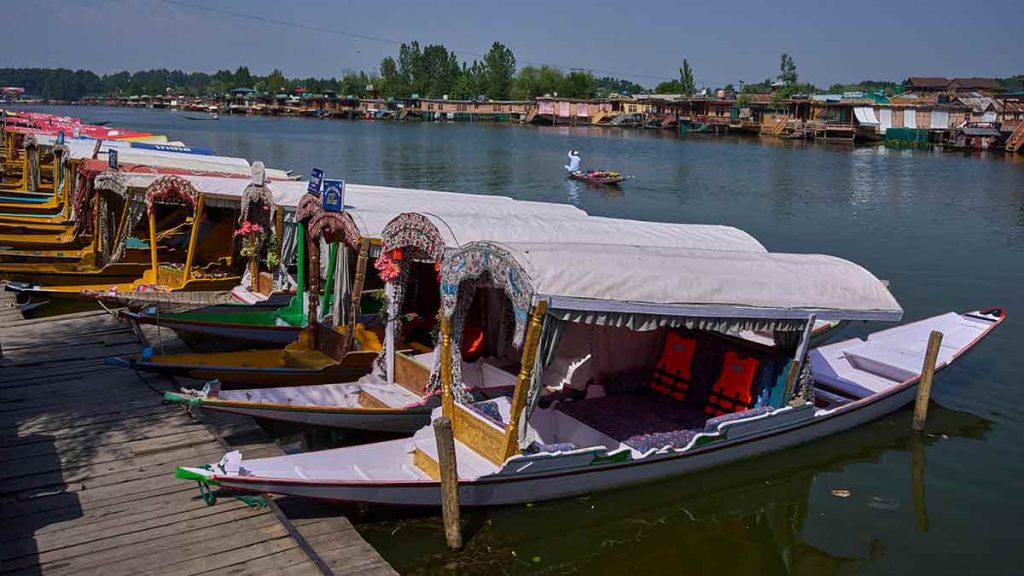 Kashmir tarjoaa houkuttelevia alennuksia matkailun elvyttämiseksi