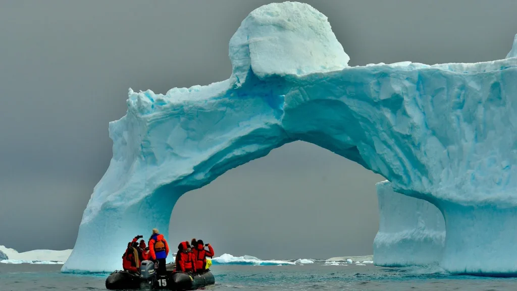 Predictions Indicate Antarctic Visitors Could Reach 450,000 by 2033
