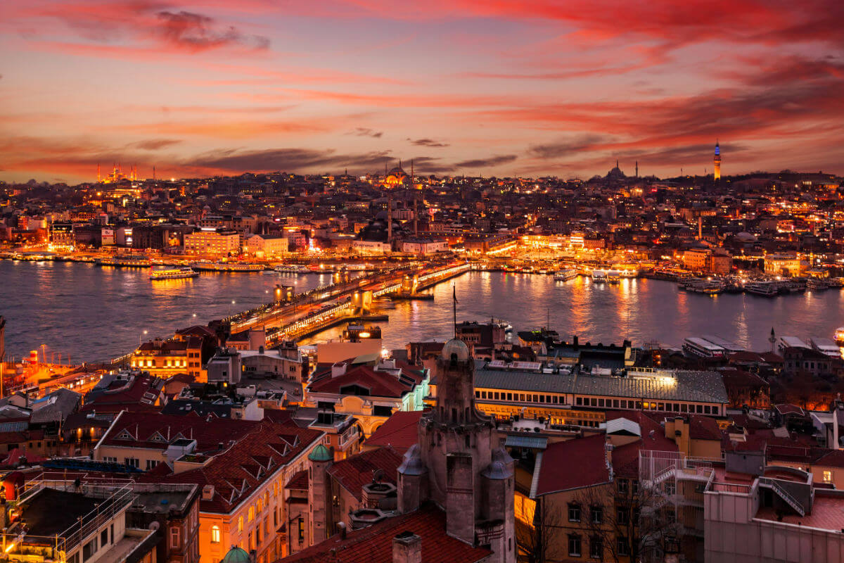 Comparing Istanbul Airports: IST vs. SAW for Travelers
