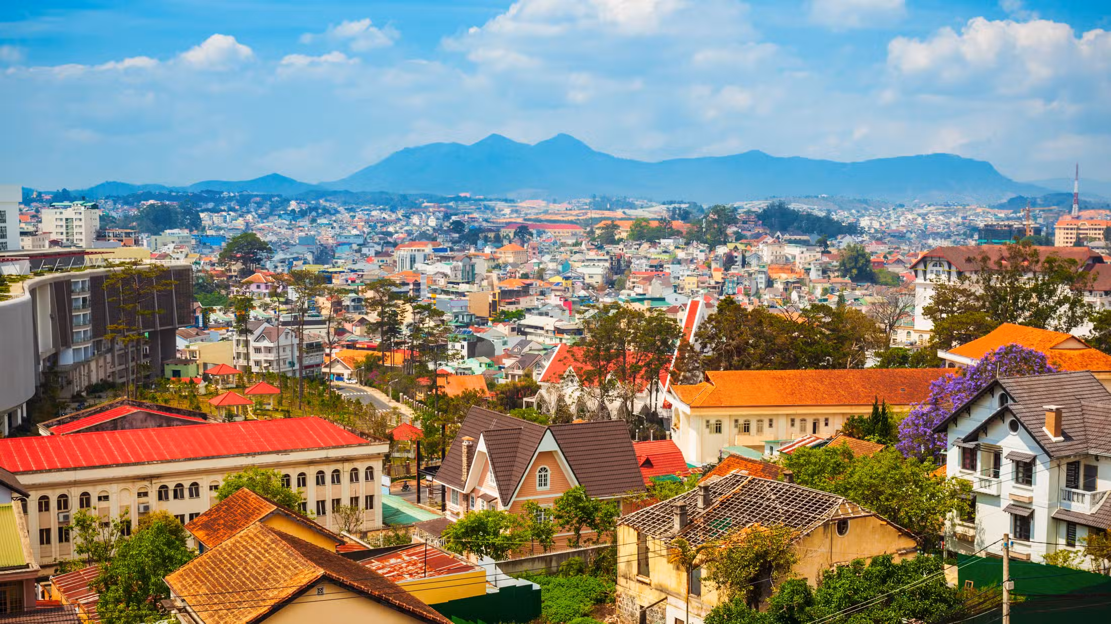 Vietnam Launches a Ten-Year Golden Visa to Welcome Long-Term Tourists