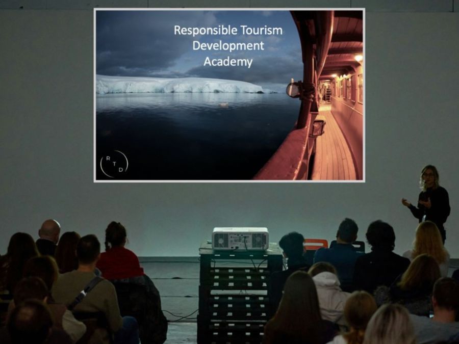 Empowering Change in Tourism: The Role of Effective Leadership Training