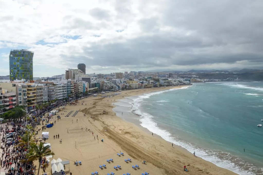 Cautions for Travelers Heading to the Canary Islands Amidst Weather Warnings