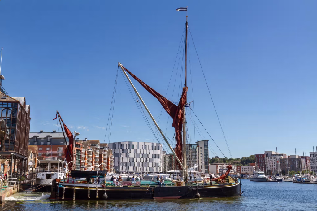 Unexplored Port Towns with Rich Heritage: A Traveler’s Guide