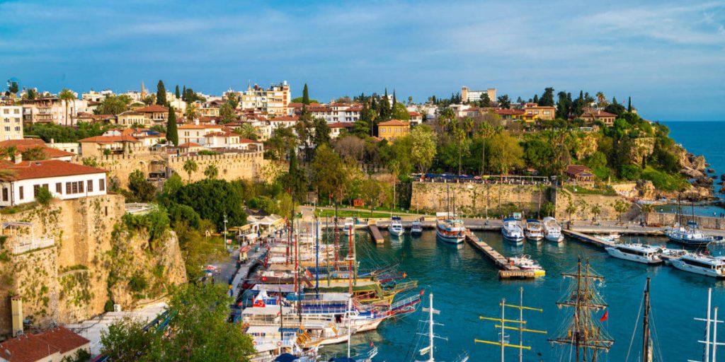 Discovering the Wonders of Antalya: Beaches and Ancient Treasures