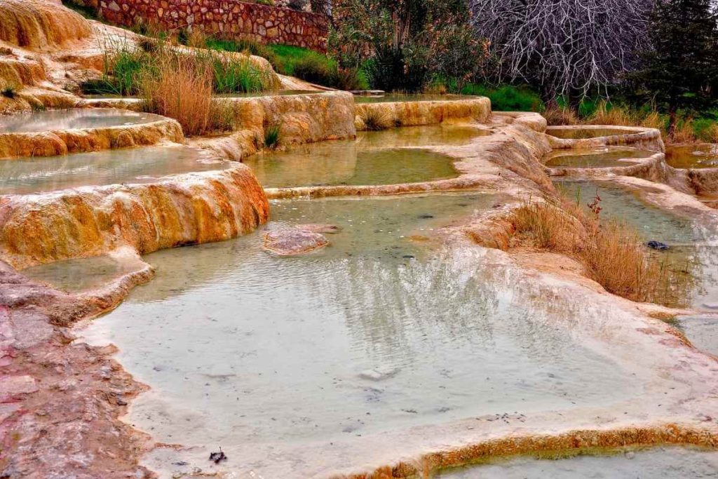 Explore Pamukkale’s Stunning Hot Springs, Travertines, and Hierapolis