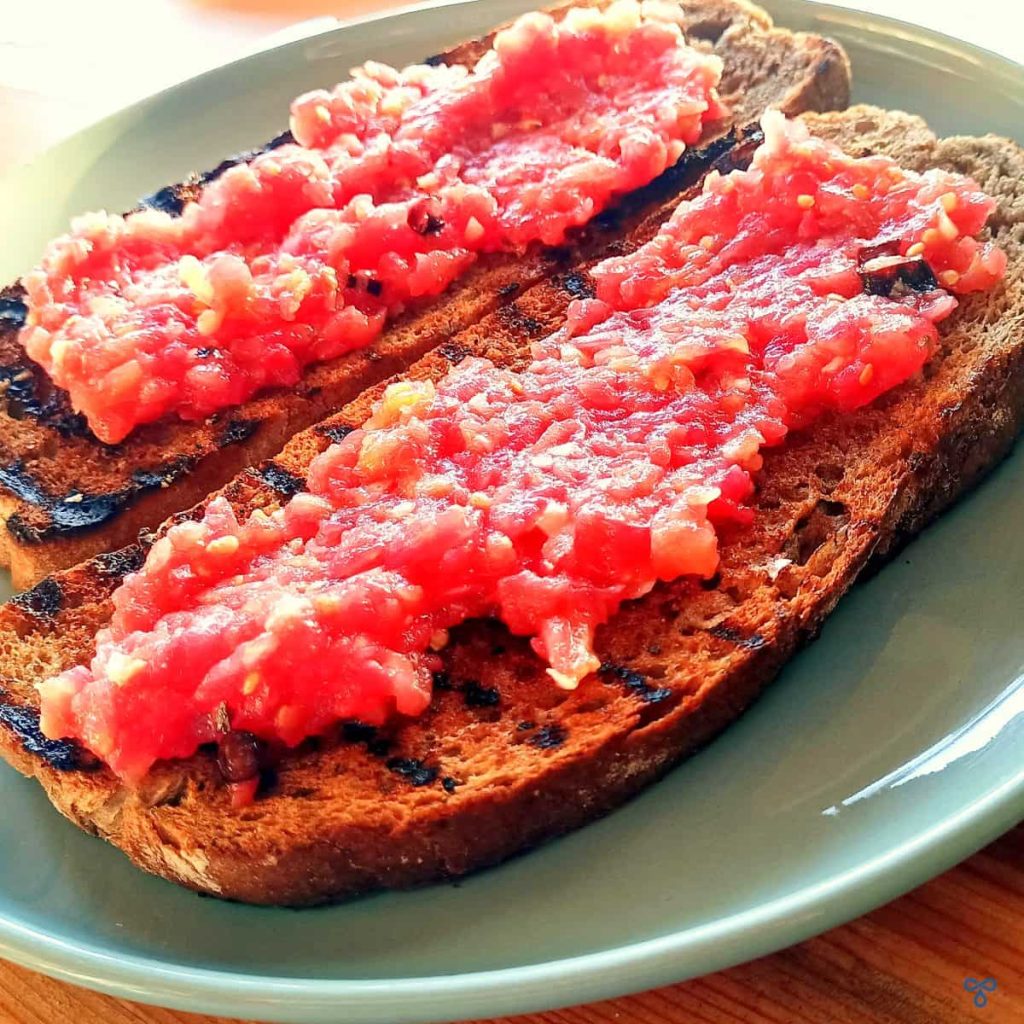Enjoy the Amazing Spanish Tomato Bread – A Recipe for Everyone