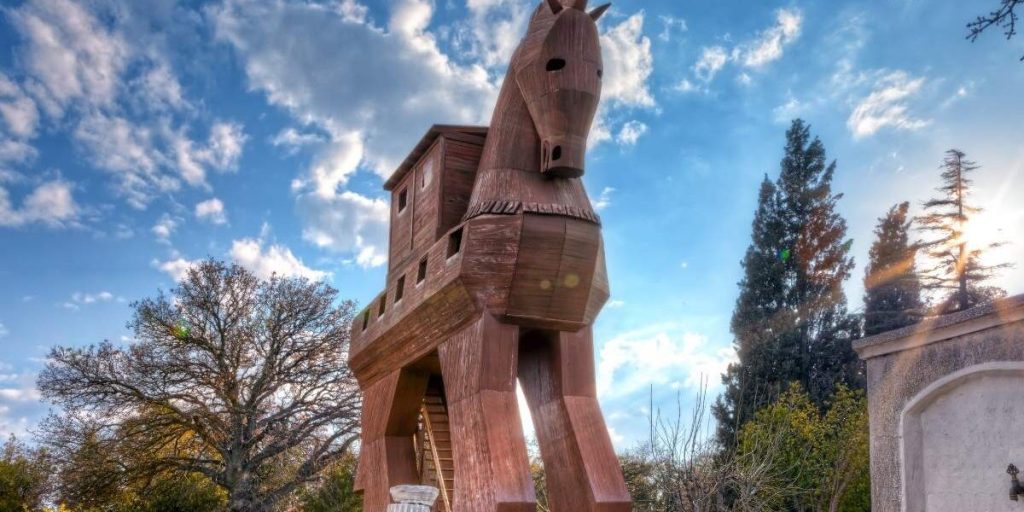 One-Day Trip from Istanbul to Troy and Gallipoli: Explore Myth and History