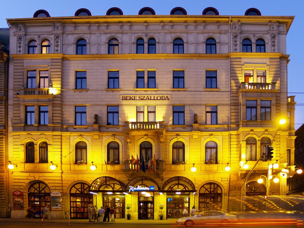 Boutique Luxury Welcomes Guests at Budapest’s Iconic Basilica