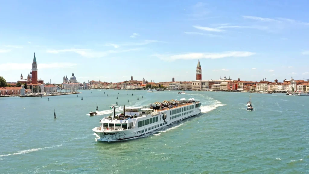 Liity Seabournin ja Uniworldin seuraan unohtumattomalle Välimeren risteilyseikkailulle