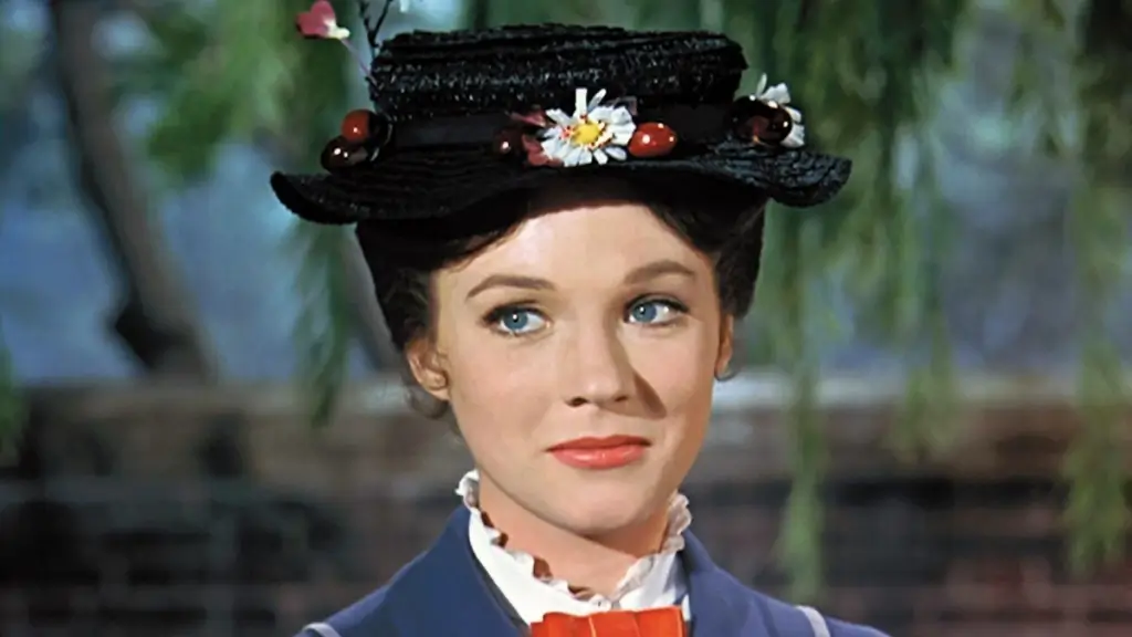 Julie Andrews’ Remarkable Journey Beyond Her Iconic Roles in Mary Poppins and The Sound of Music