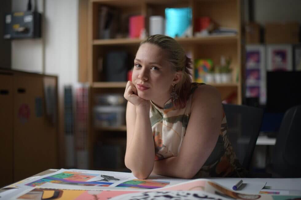 Mia Upton: Exploring Heritage and Identity through Contemporary Textile Weaving
