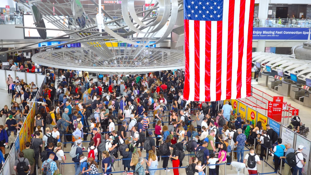 U.S. Airports Cut Thousands of Flights Daily Over Thanksgiving Due to Controller Shortages