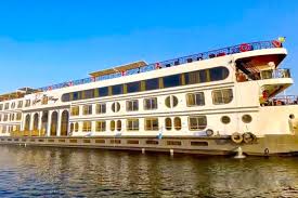 Italian Tourist Tragically Loses Life in Nile River Collision; Investigation Underway