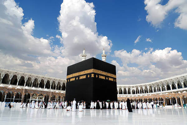Saudi Arabia to Launch Mandatory Booking and Digital System for Umrah Visas in 2025 to Enhance Pilgrim Experience