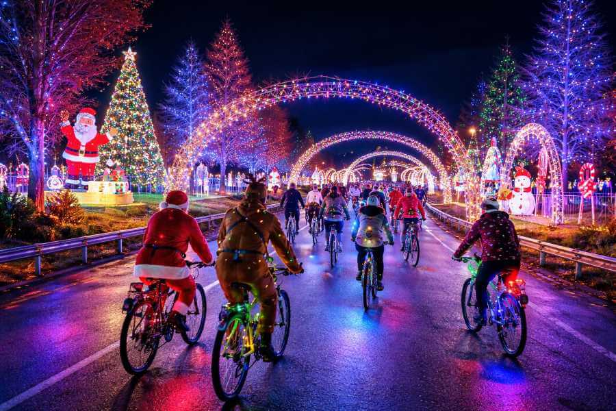 Cycling Through the Sparkling Lights of Portland’s Winter Wonderland: A Festive Ride to Remember