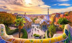 Barcelona raises nightly tourist fee to 10–15€: effects for travelers and drivers