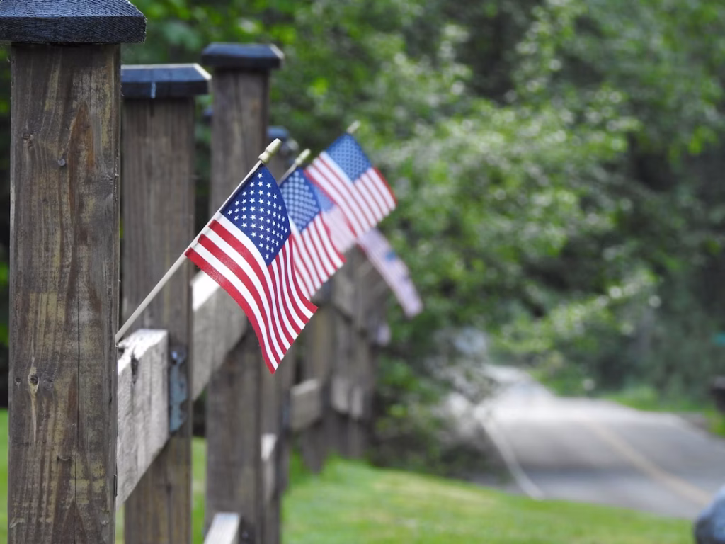 Online Job Boards in the U.S.: Opportunities for Immigrants and Newcomers